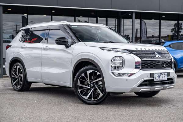 2024 Mitsubishi Outlander Exceed ZM