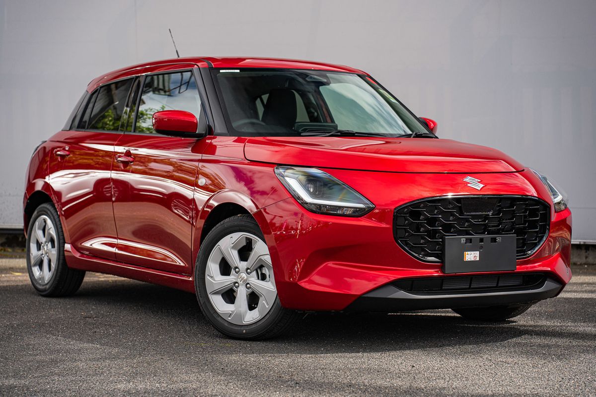 2026 Suzuki Swift Hybrid Plus UZ