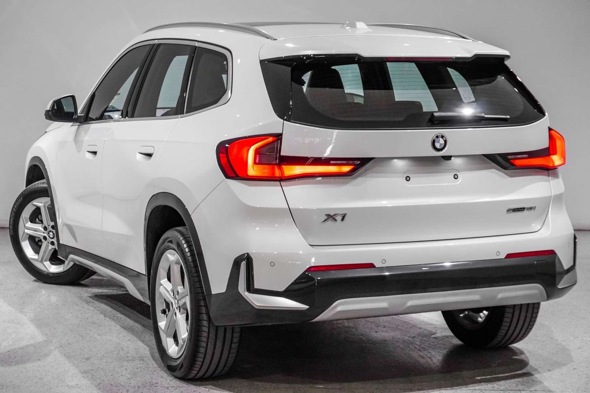 2023 BMW X1 sDrive18i U11