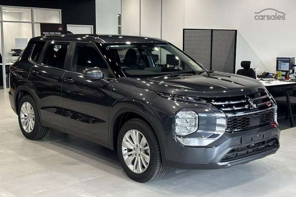 2025 Mitsubishi Outlander ES ZM