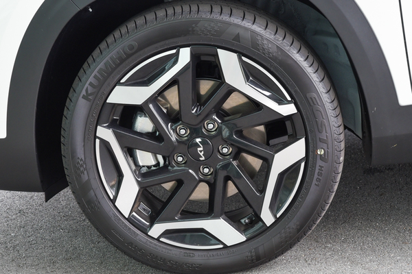 2025 Kia Seltos GT-Line SP2 PE thumb-3