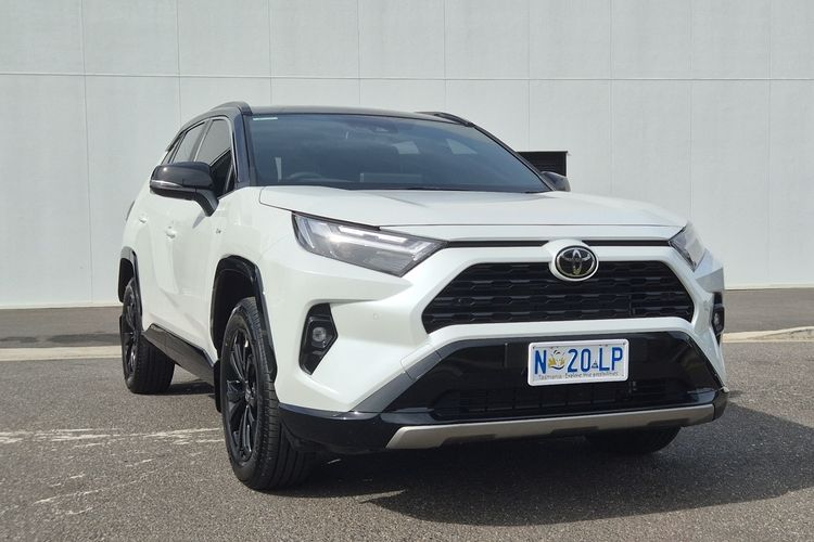 2025 Toyota RAV4 XSE AXAH52R