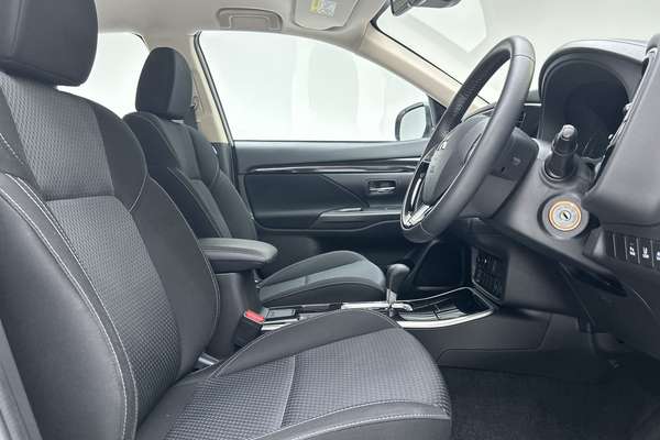 2019 Mitsubishi Outlander ES ADAS ZL thumb-12
