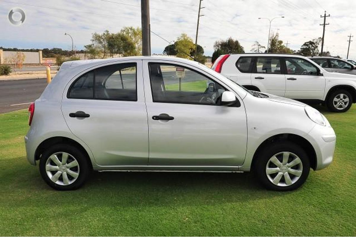 2011 Nissan Micra ST K13