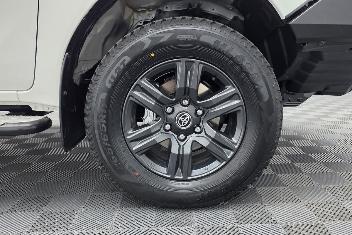 2022 Toyota Hilux SR GUN126R 4X4