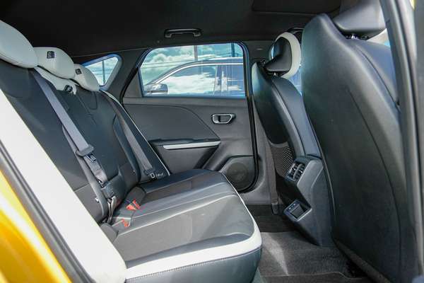 2025 Kia K4 GT-Line CL4m thumb-8