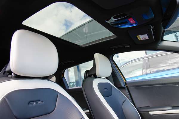 2025 Kia K4 GT-Line CL4m thumb-16