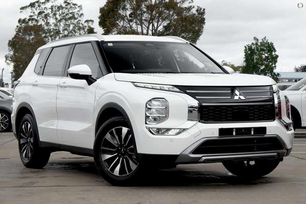 2025 Mitsubishi Outlander LS ZM