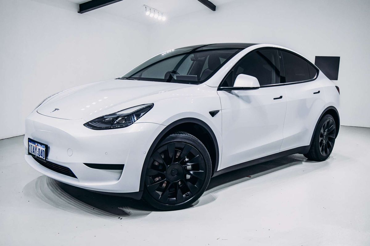 2023 Tesla Model Y REAR-WHEEL DRIVE MY23