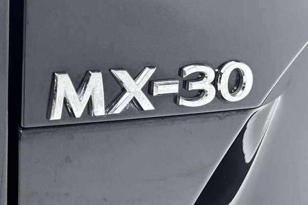 2022 Mazda MX-30 G20e Evolve DR Series thumb-21
