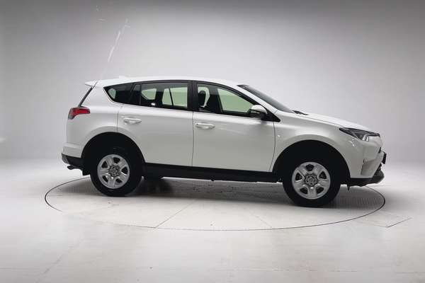 2018 Toyota RAV4 GX ZSA42R thumb-3