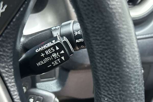 2018 Toyota RAV4 GX ZSA42R thumb-16