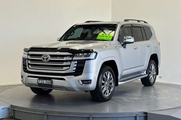 2026 Toyota Landcruiser Sahara ZX FJA300R