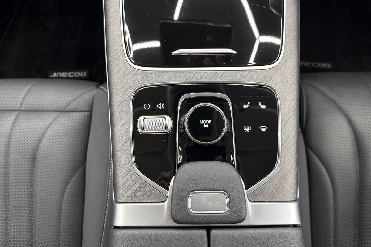 2025 OMODA JAECOO J8 Track