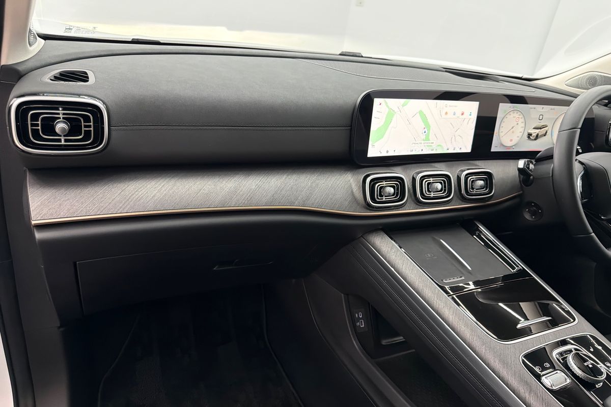 2025 OMODA JAECOO J8 Track