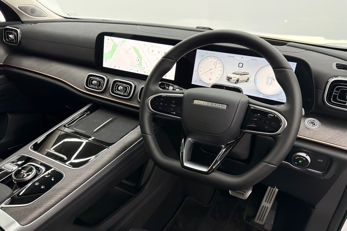 2025 OMODA JAECOO J8 Track