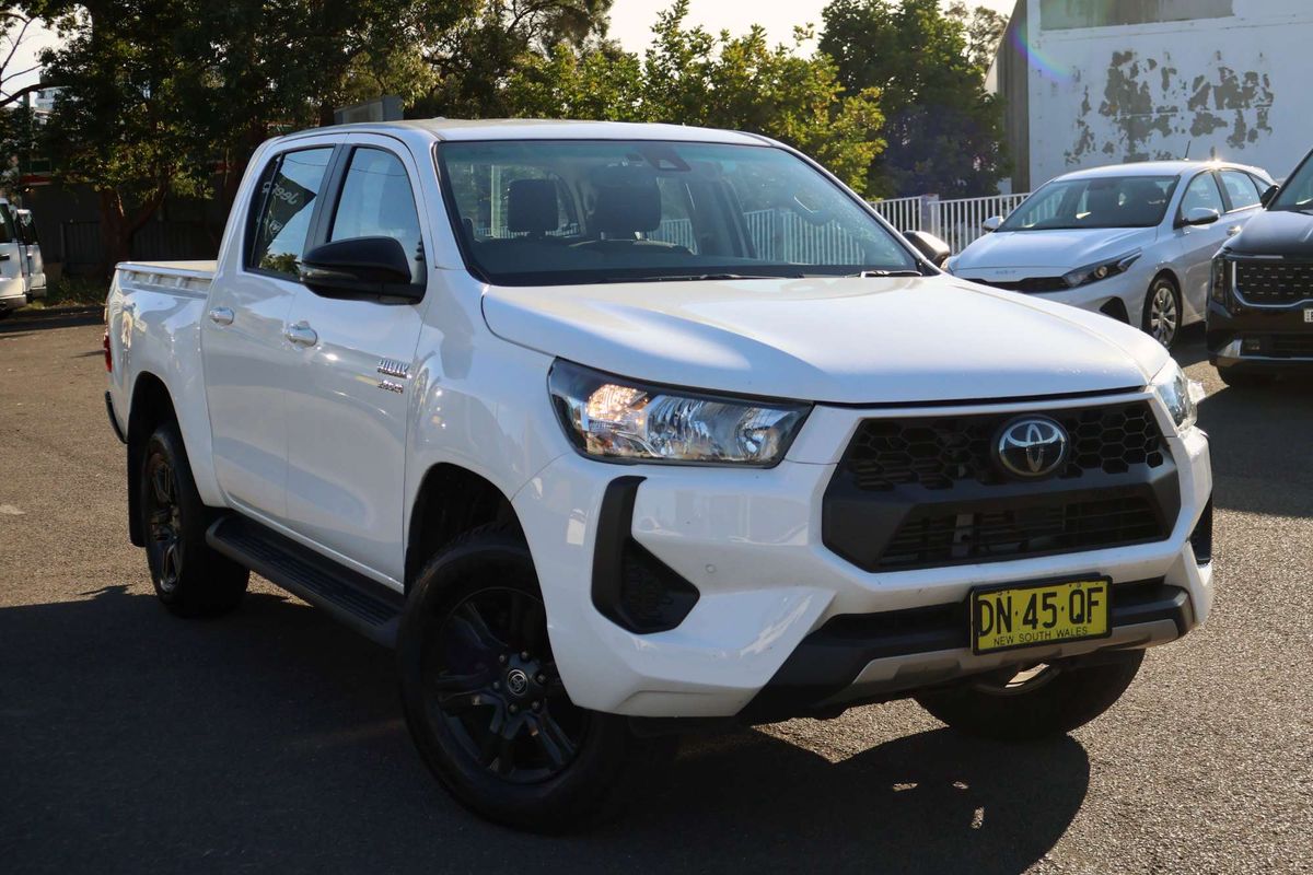 2025 Toyota Hilux SR GUN126R 4X4