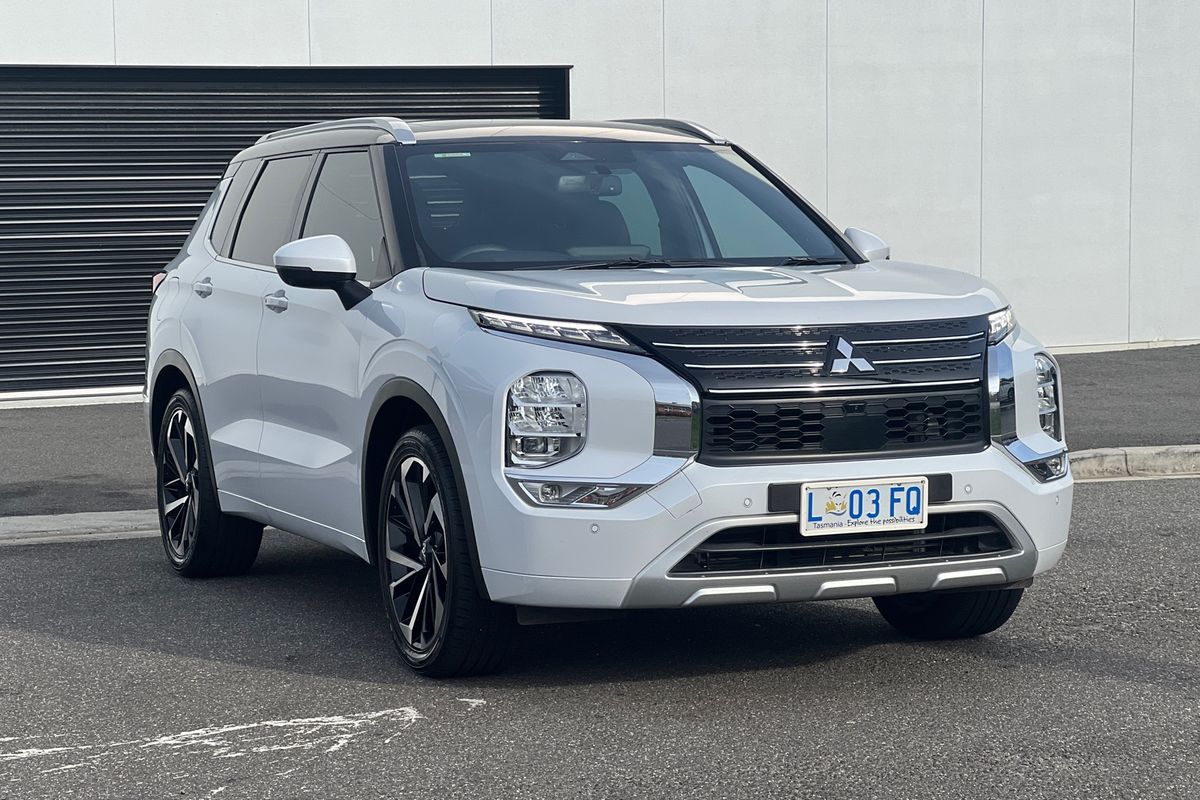 2023 Mitsubishi Outlander Exceed Tourer ZM