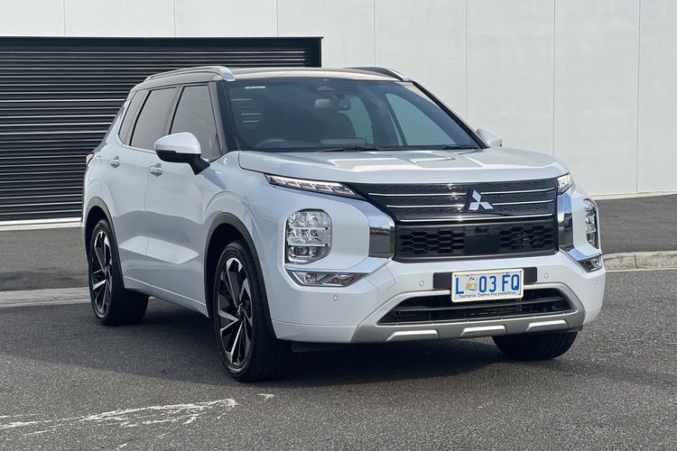 2023 Mitsubishi Outlander Exceed Tourer ZM