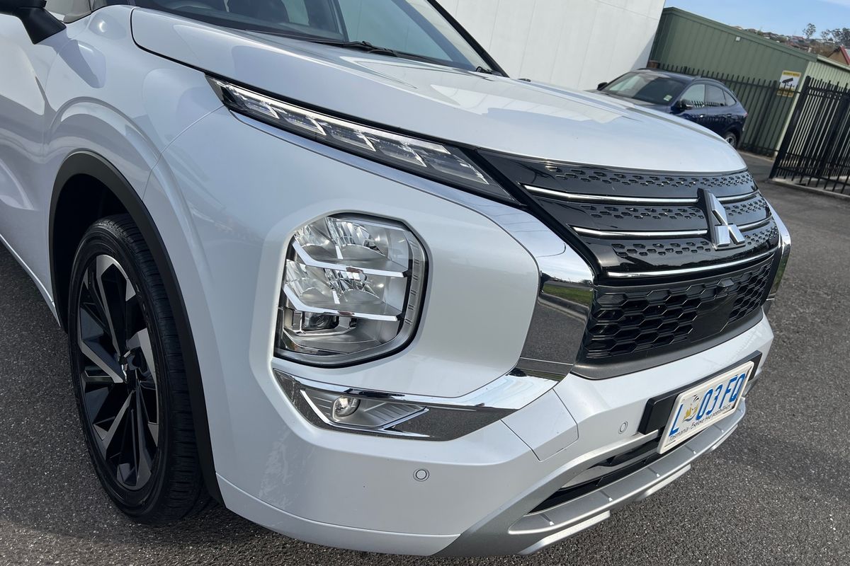 2023 Mitsubishi Outlander Exceed Tourer ZM