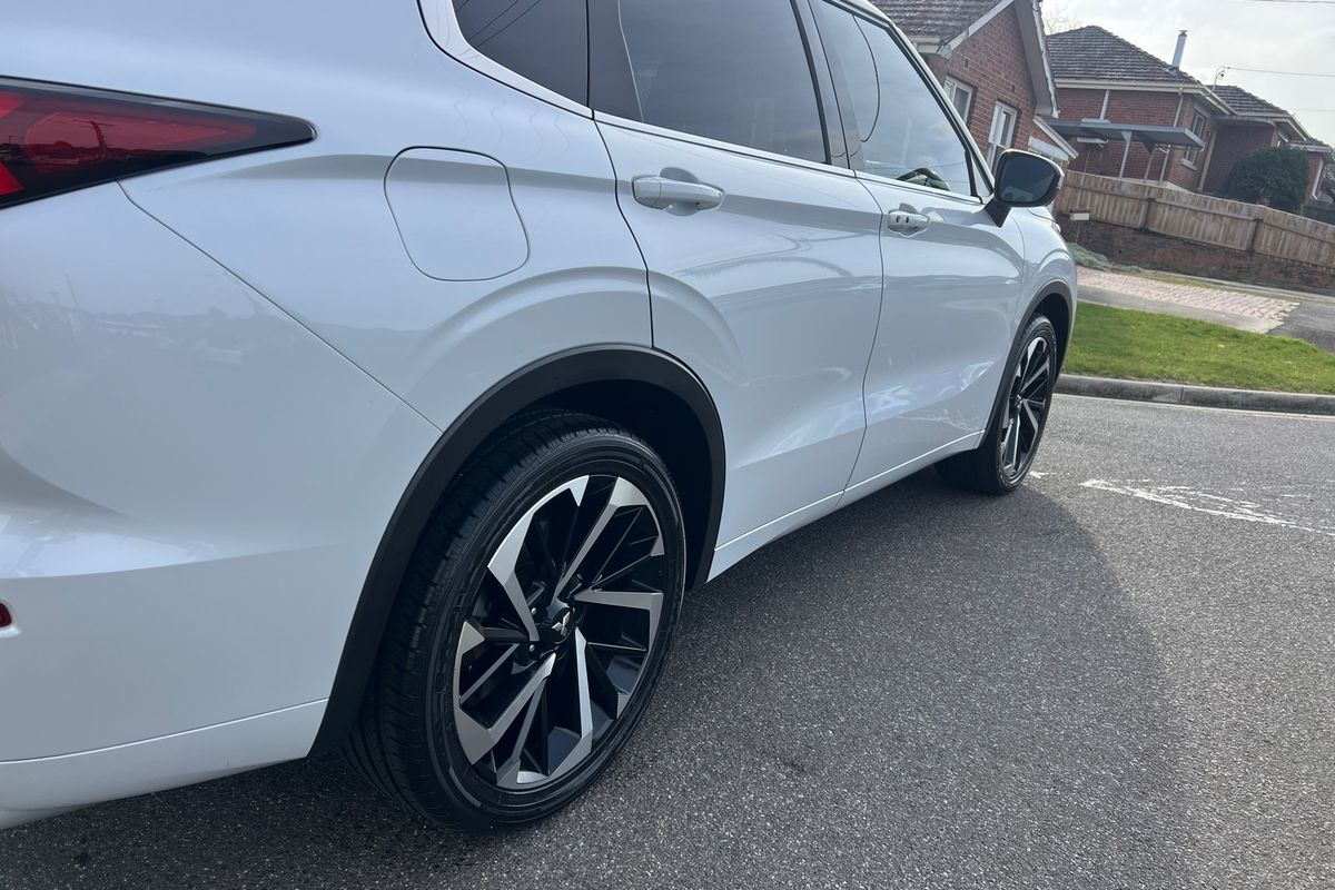 2023 Mitsubishi Outlander Exceed Tourer ZM