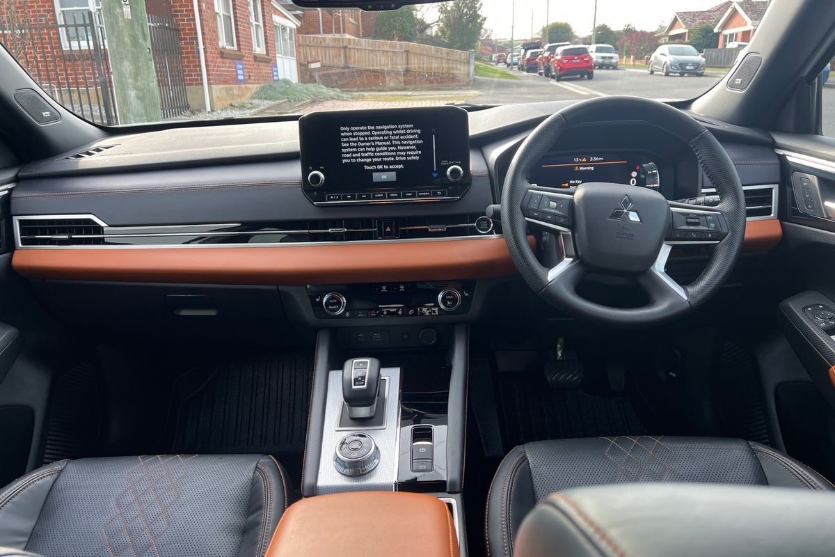 2023 Mitsubishi Outlander Exceed Tourer ZM