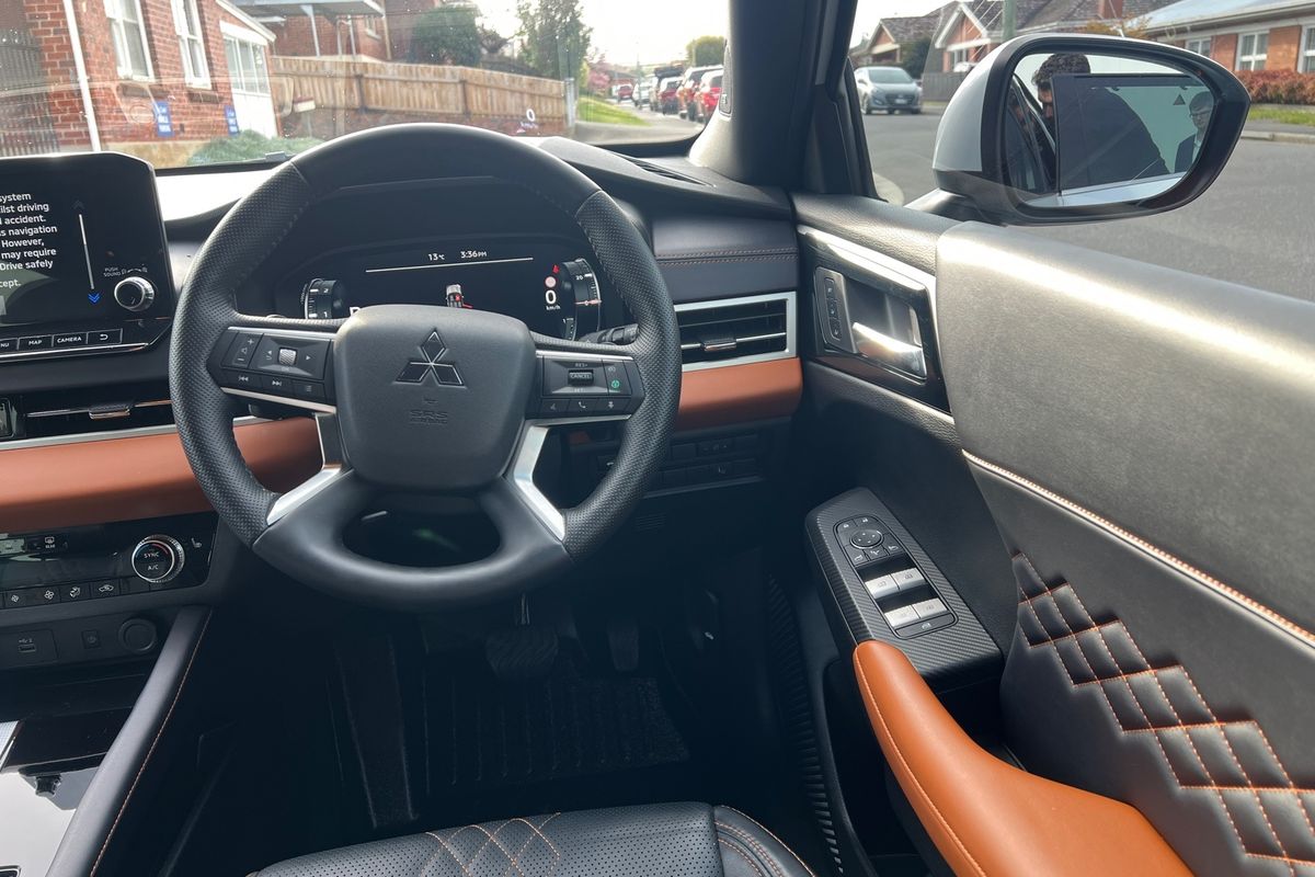2023 Mitsubishi Outlander Exceed Tourer ZM
