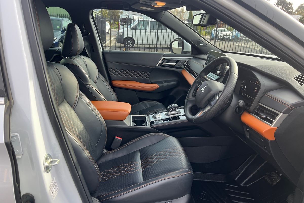 2023 Mitsubishi Outlander Exceed Tourer ZM