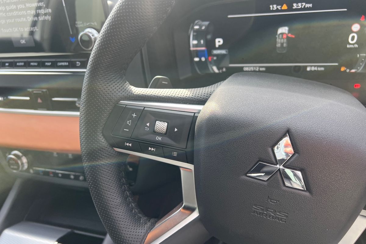 2023 Mitsubishi Outlander Exceed Tourer ZM