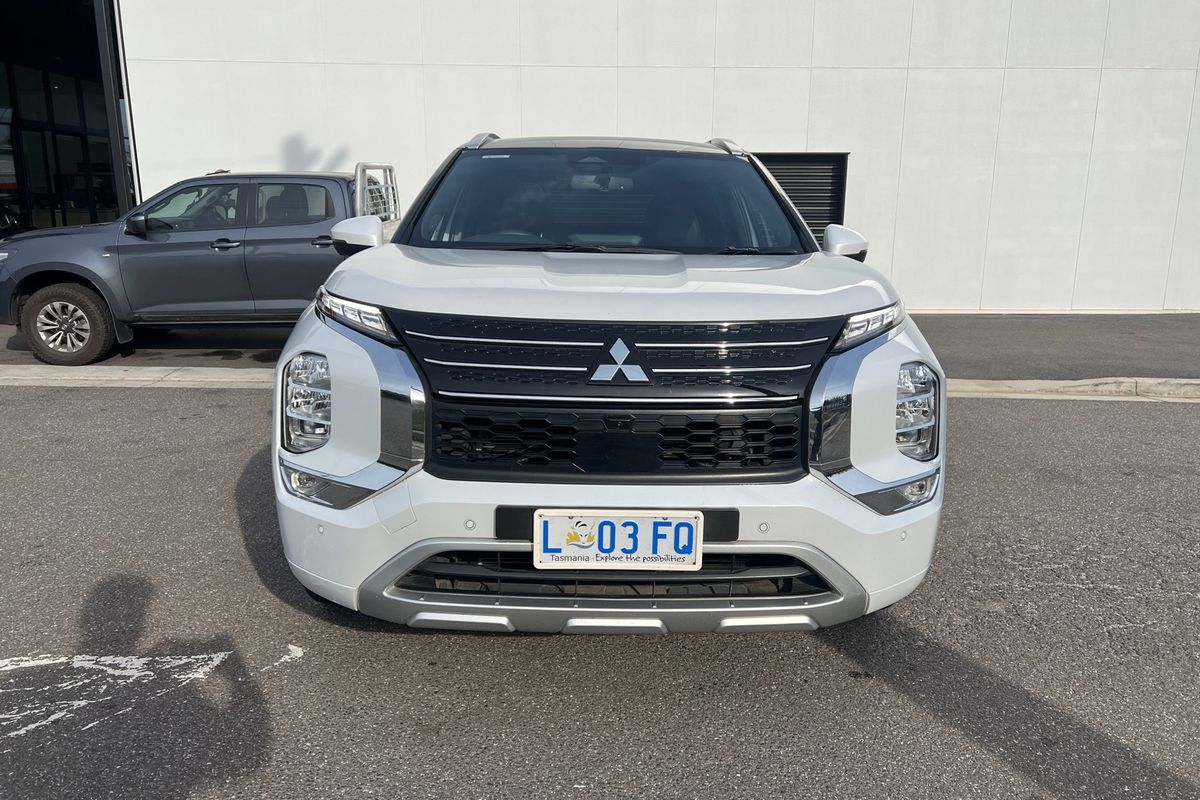 2023 Mitsubishi Outlander Exceed Tourer ZM