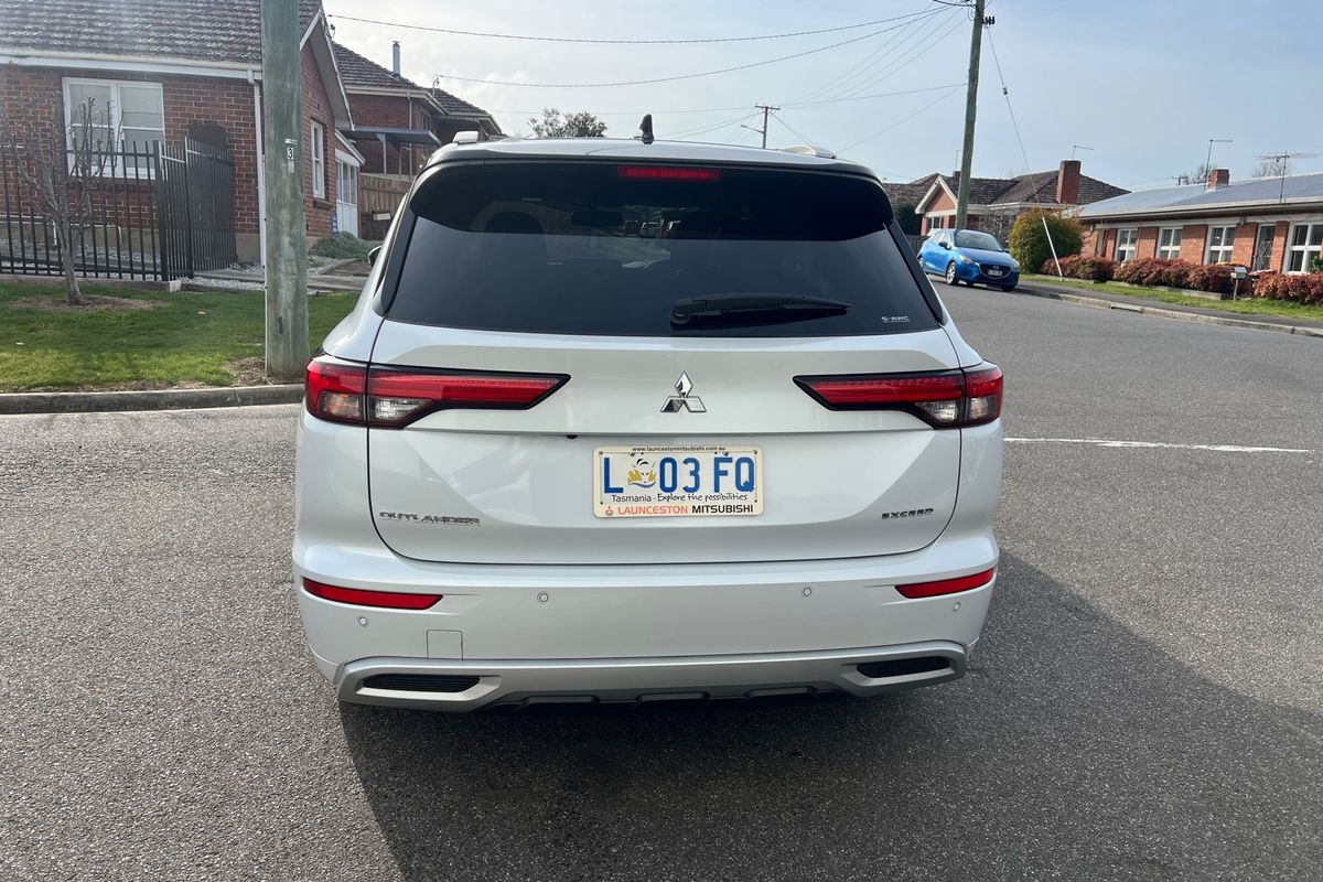 2023 Mitsubishi Outlander Exceed Tourer ZM