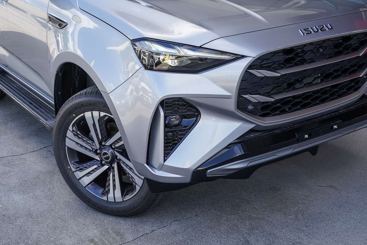 2026 Isuzu MU-X LS-T