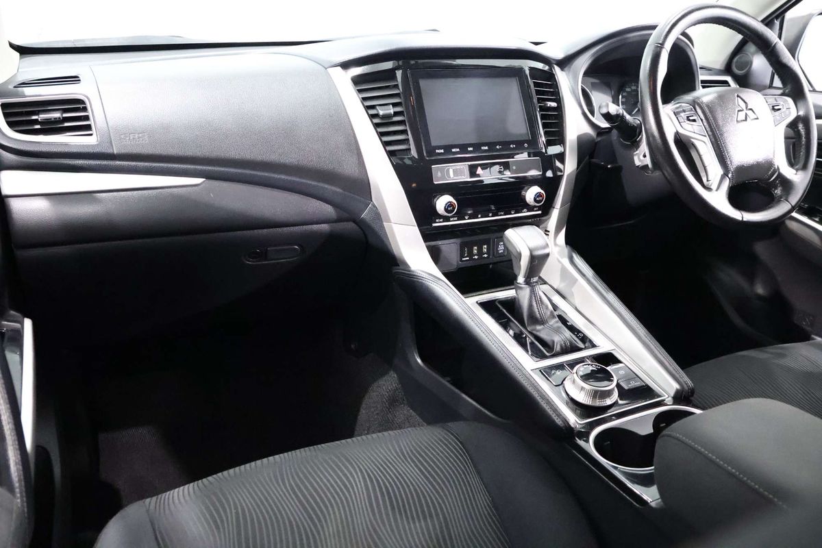 2023 Mitsubishi Pajero Sport GLS QF