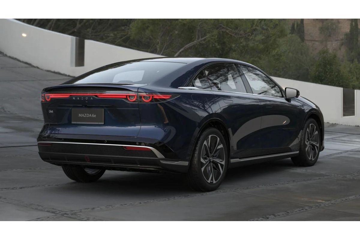 2026 Mazda 6e E35 GT