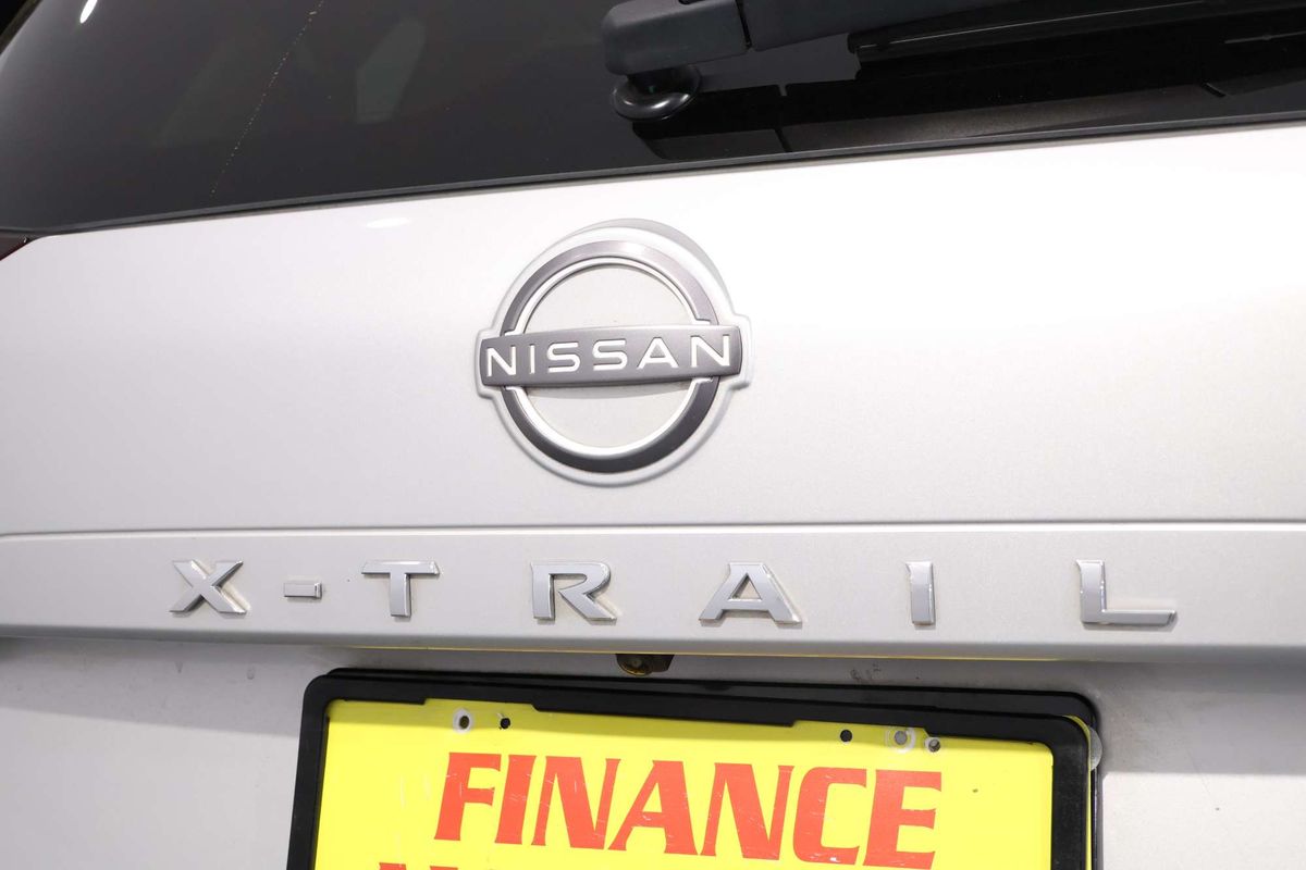 2024 Nissan X-TRAIL ST-L T33