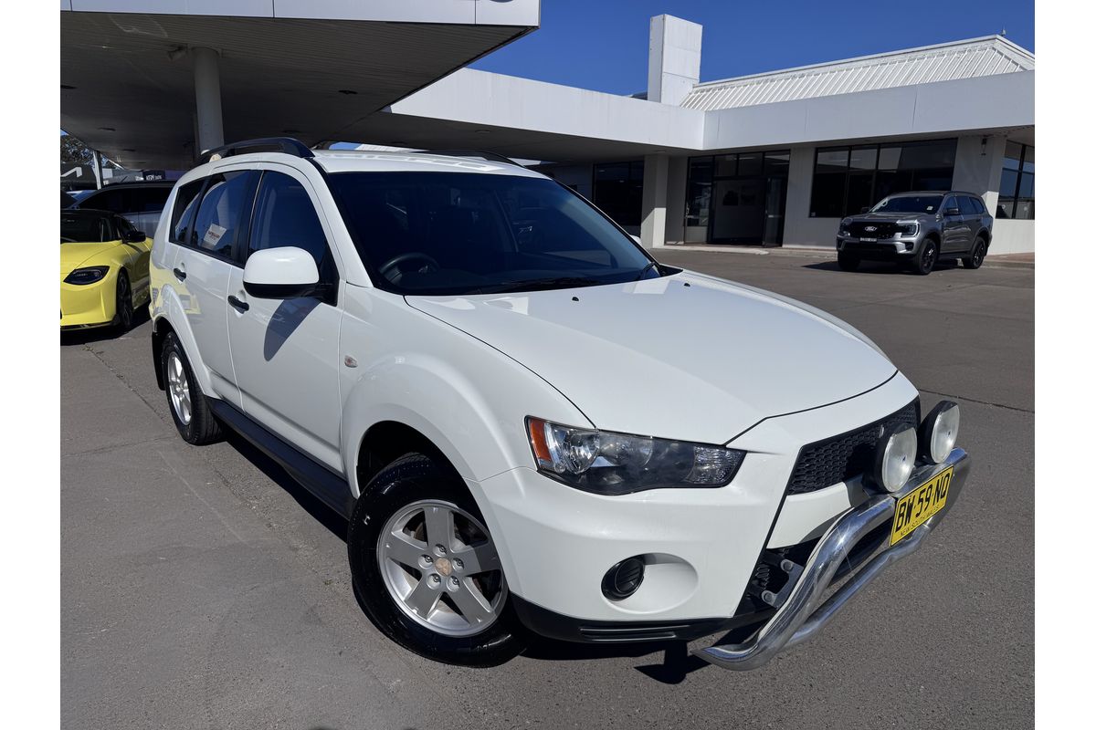 2010 Mitsubishi Outlander LS ZH