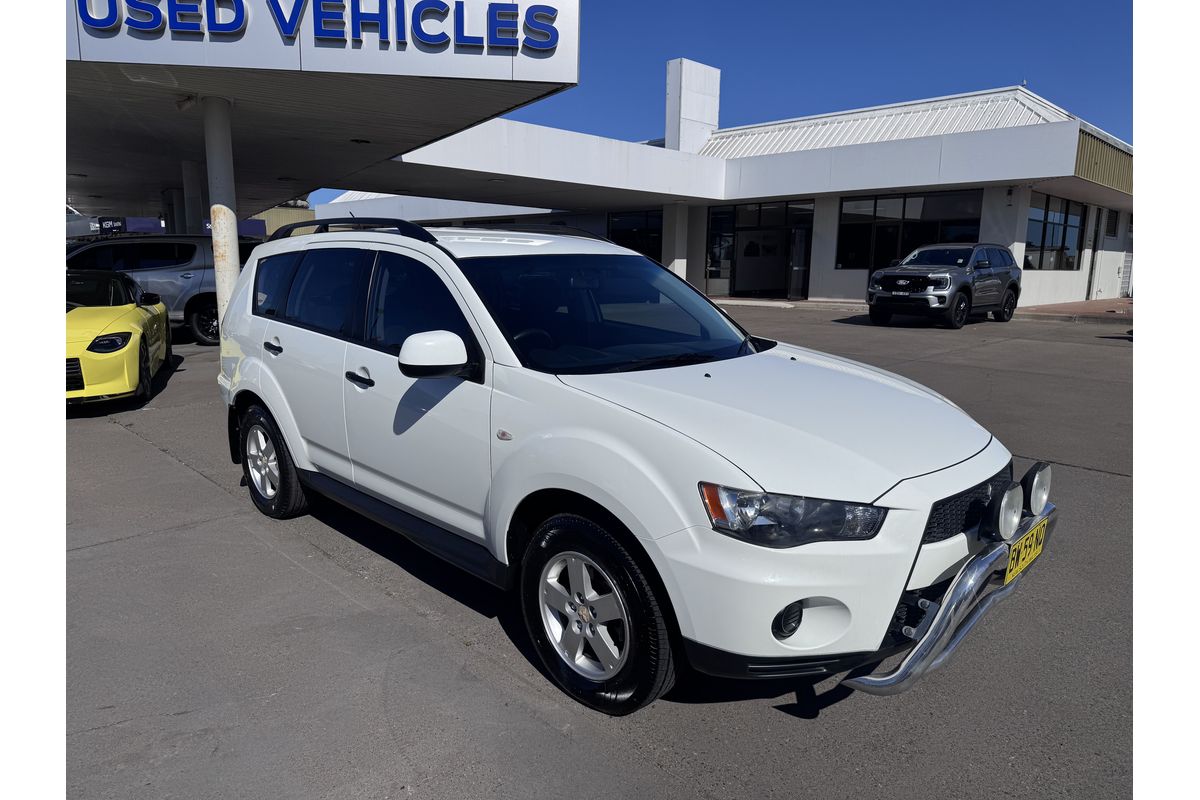 2010 Mitsubishi Outlander LS ZH
