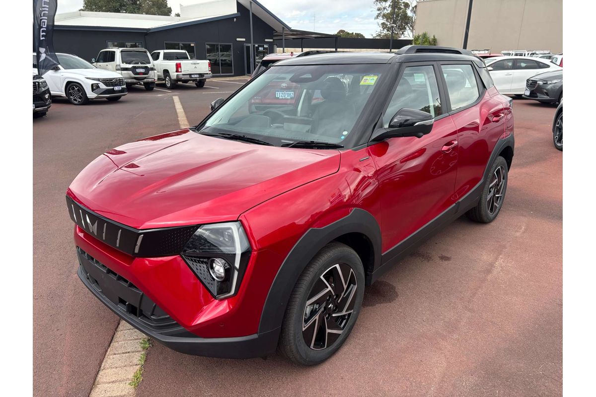 2025 Mahindra XUV3XO AX7L