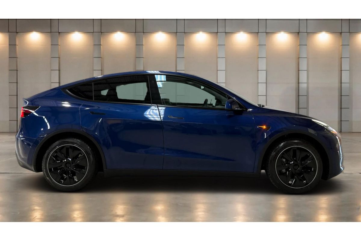 2022 Tesla Model Y Rear-Wheel Drive