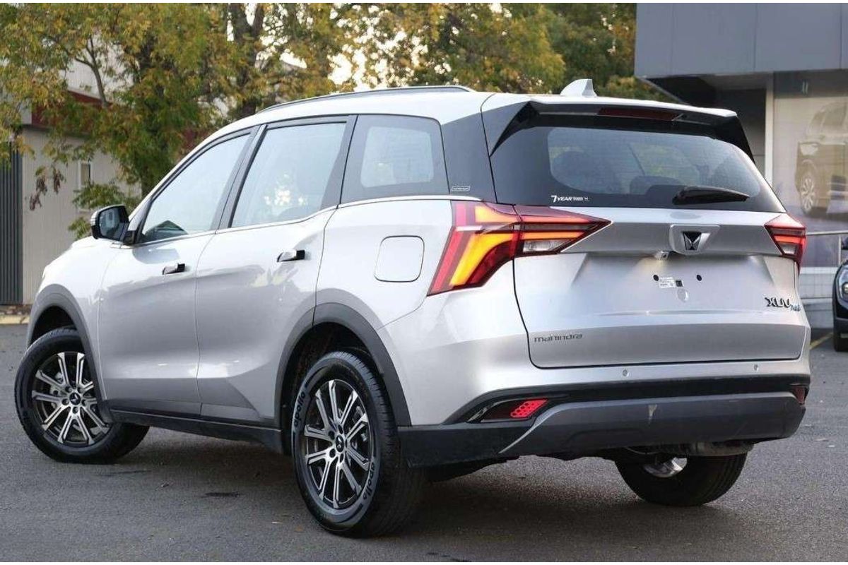 2025 Mahindra XUV700 AX7L