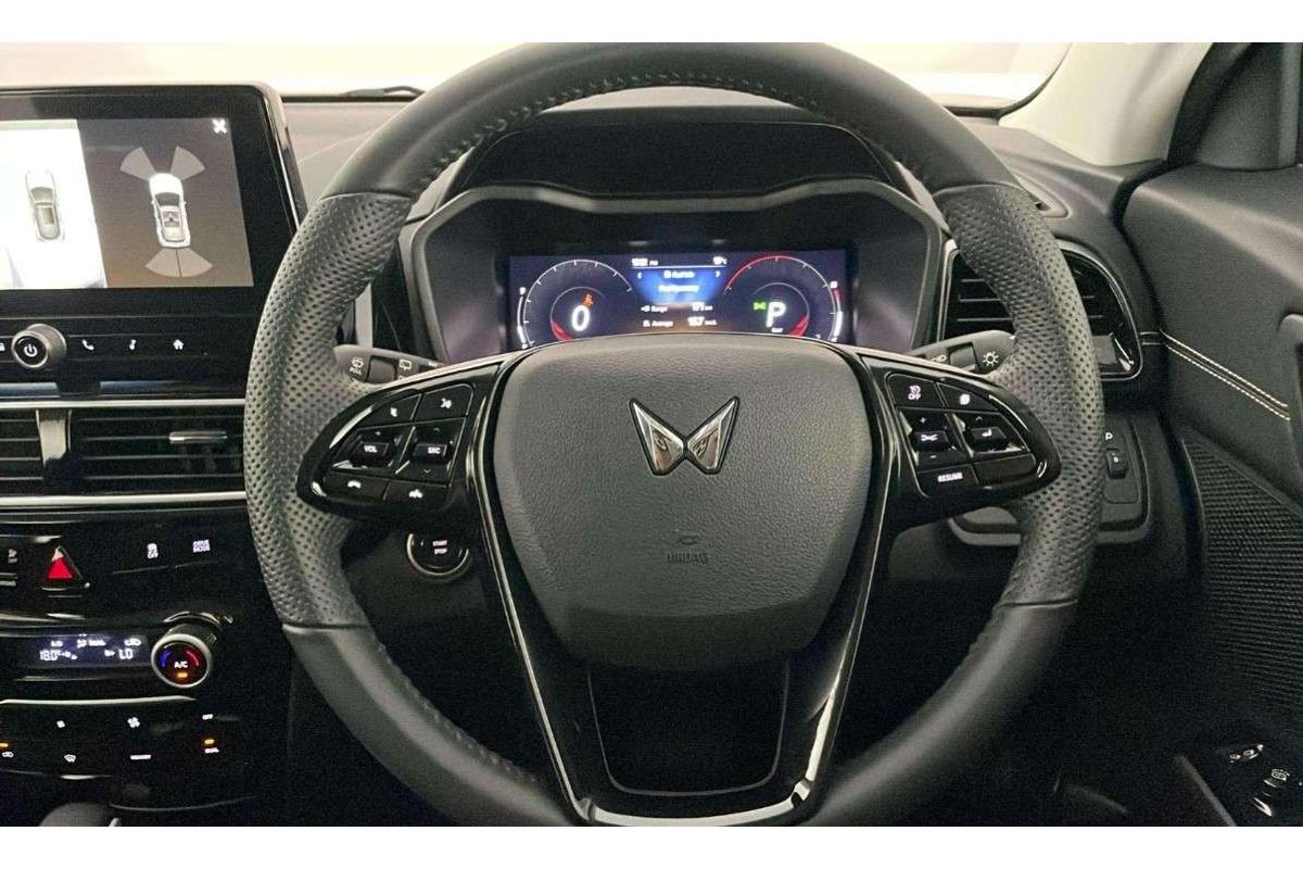 2025 Mahindra XUV3XO AX7L