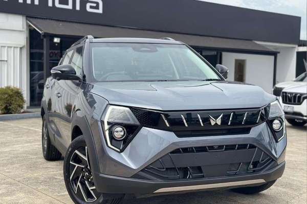 2025 Mahindra XUV3XO AX7L