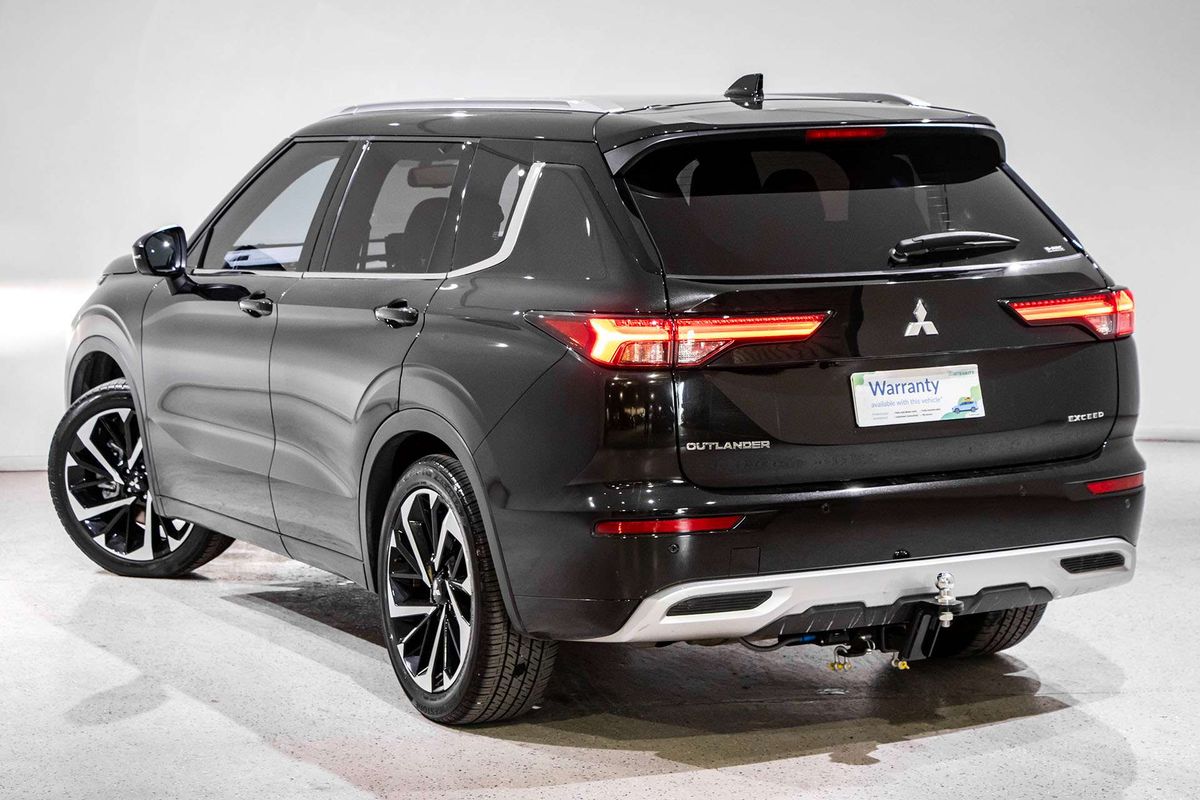 2023 Mitsubishi Outlander Exceed ZM