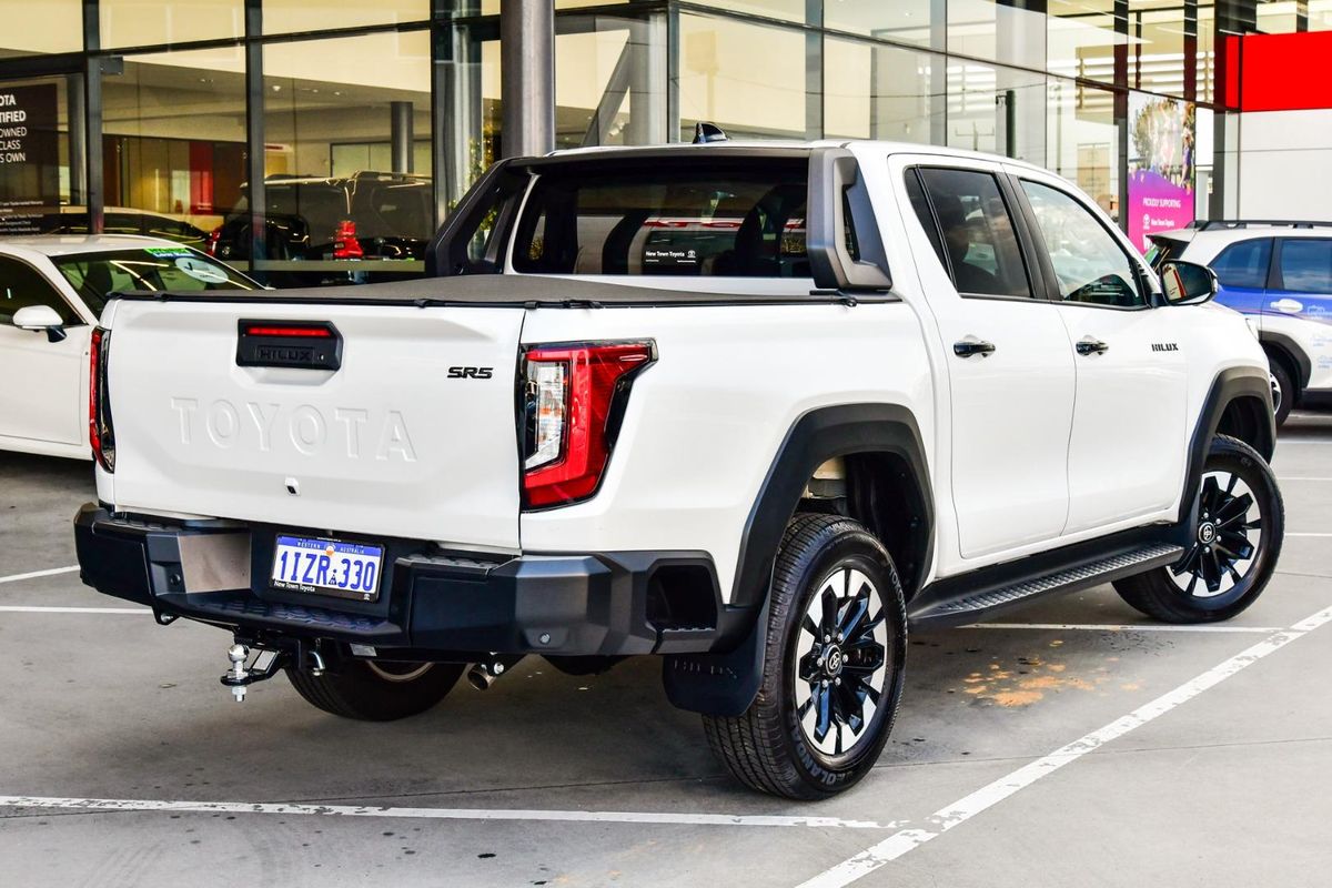 2026 Toyota Hilux SR5 GUN226R 4X4