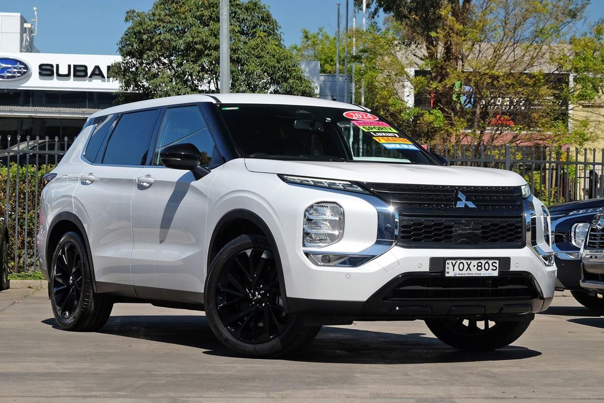 2024 Mitsubishi Outlander Black Edition ZM
