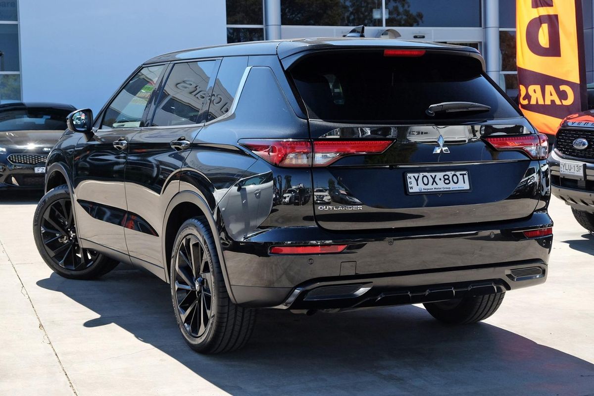 2024 Mitsubishi Outlander Black Edition ZM