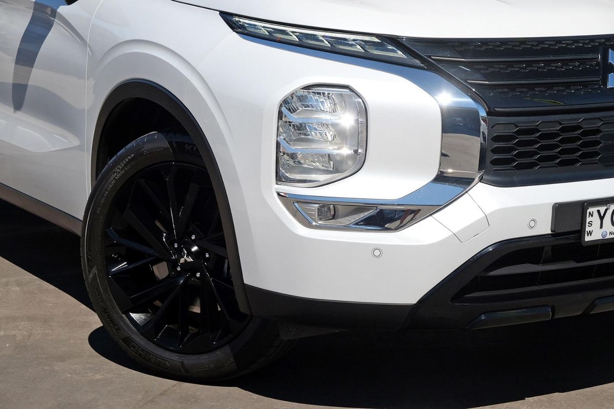 2024 Mitsubishi Outlander Black Edition ZM