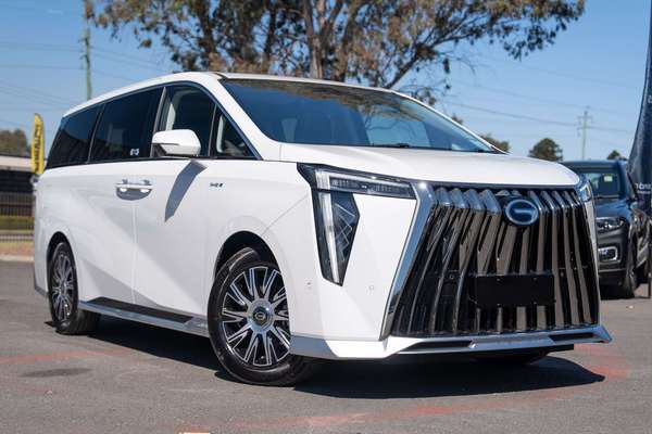 2026 GAC M8 PHEV