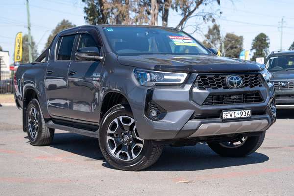 2025 Toyota Hilux SR5 48V GUN126R 4X4