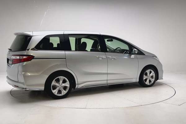 2018 Honda Odyssey VTi 5th Gen thumb-2